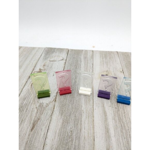 2009 Clue Secrets & Spies Board Game Replacement Movers Tokens Pieces Set of 7 - Picture 3 of 4